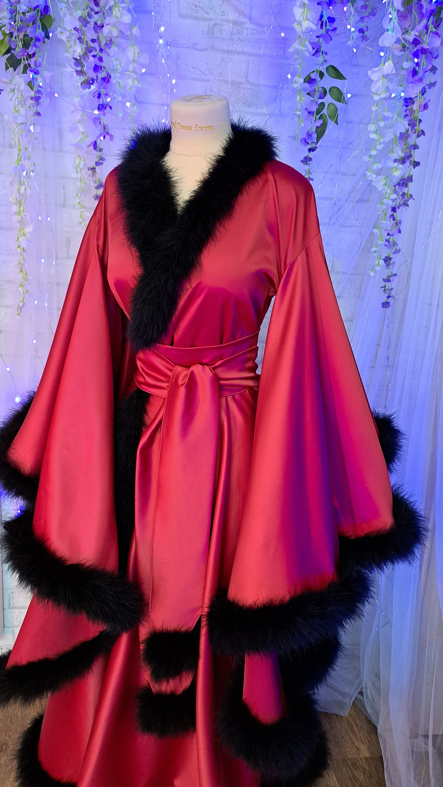 Rich widow robe in satin