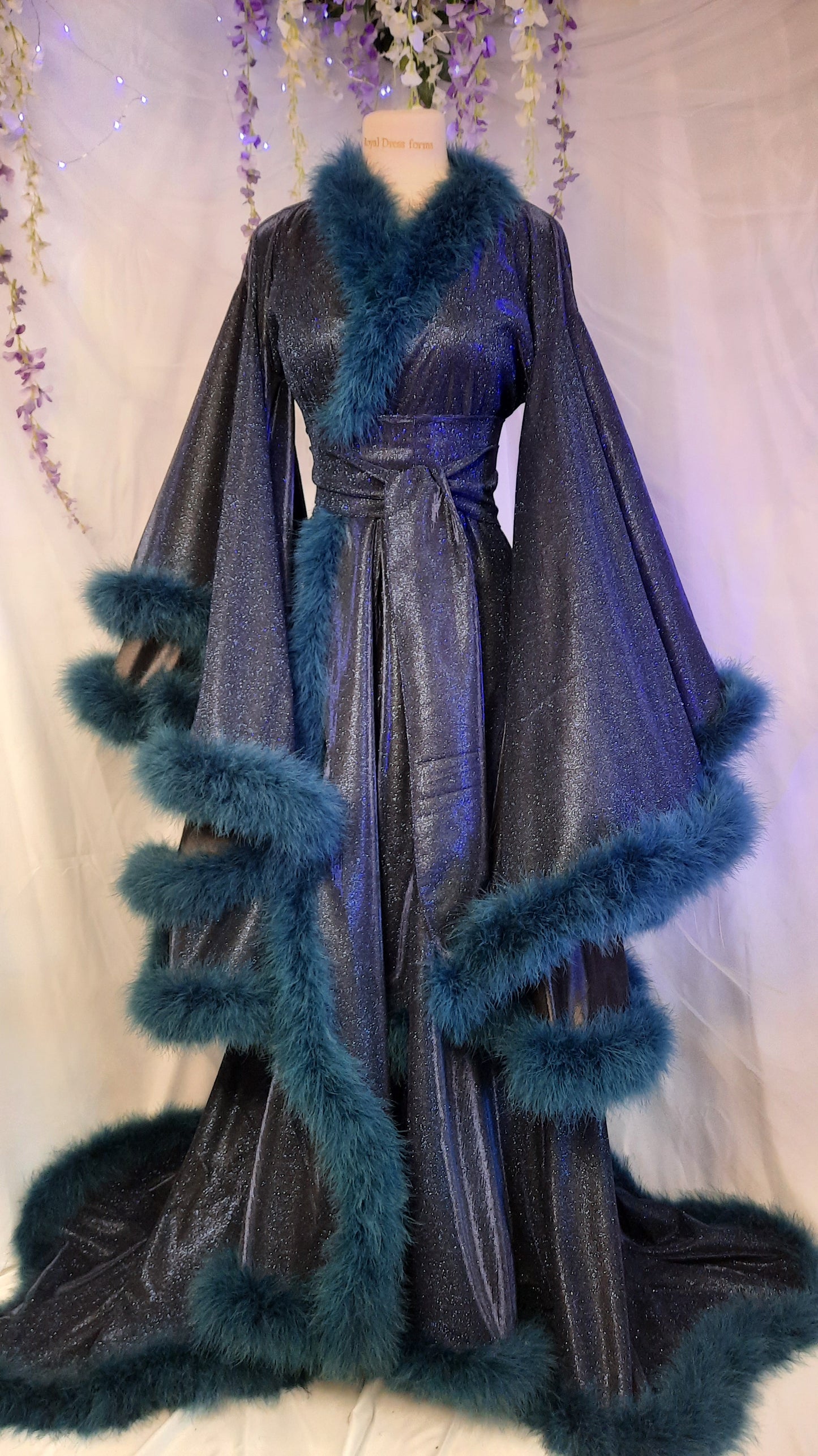 Rich widow robe in glitter