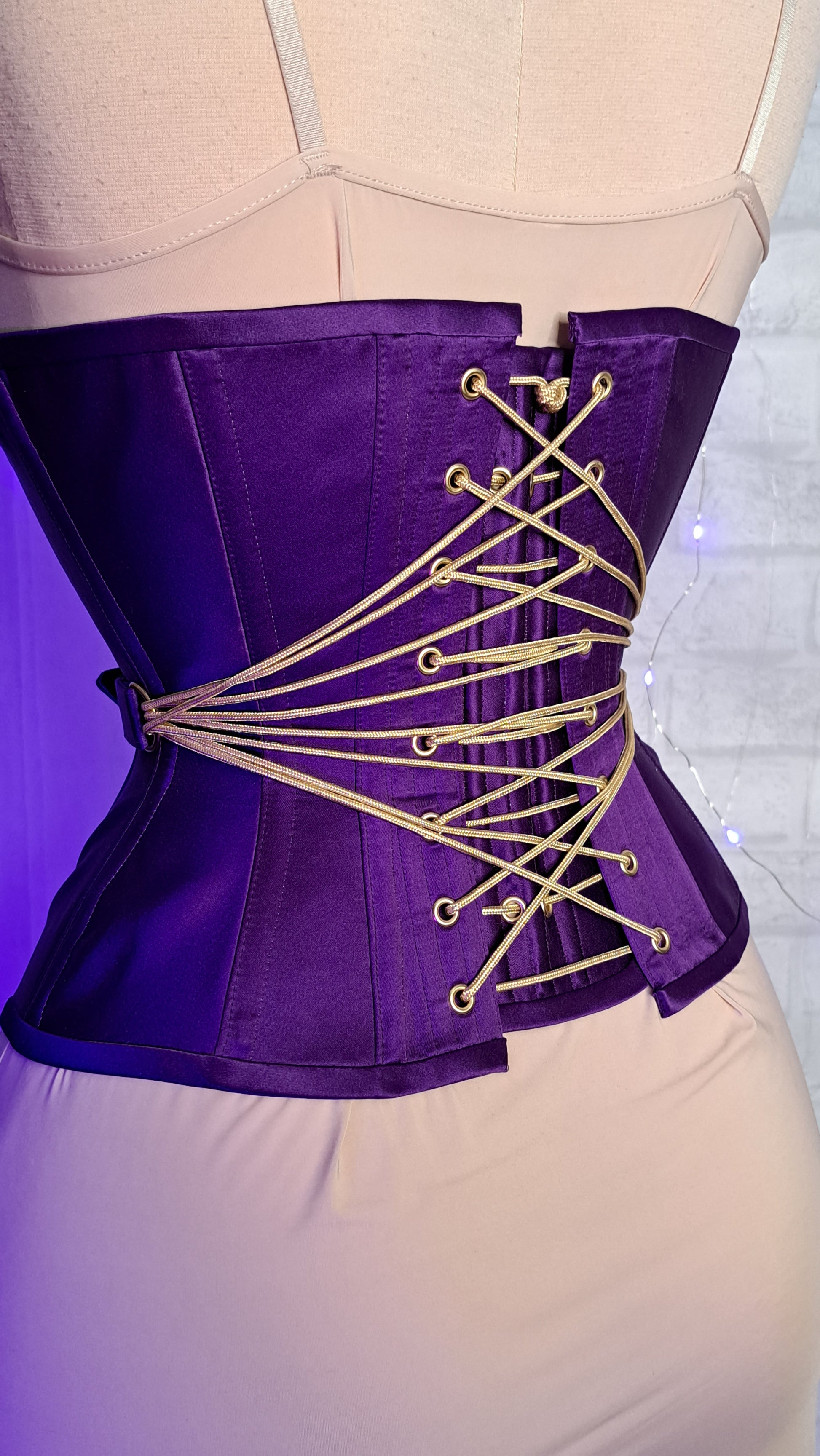 The Corset Belt: How to Wear it and 5 Options under $30 – Rebecca