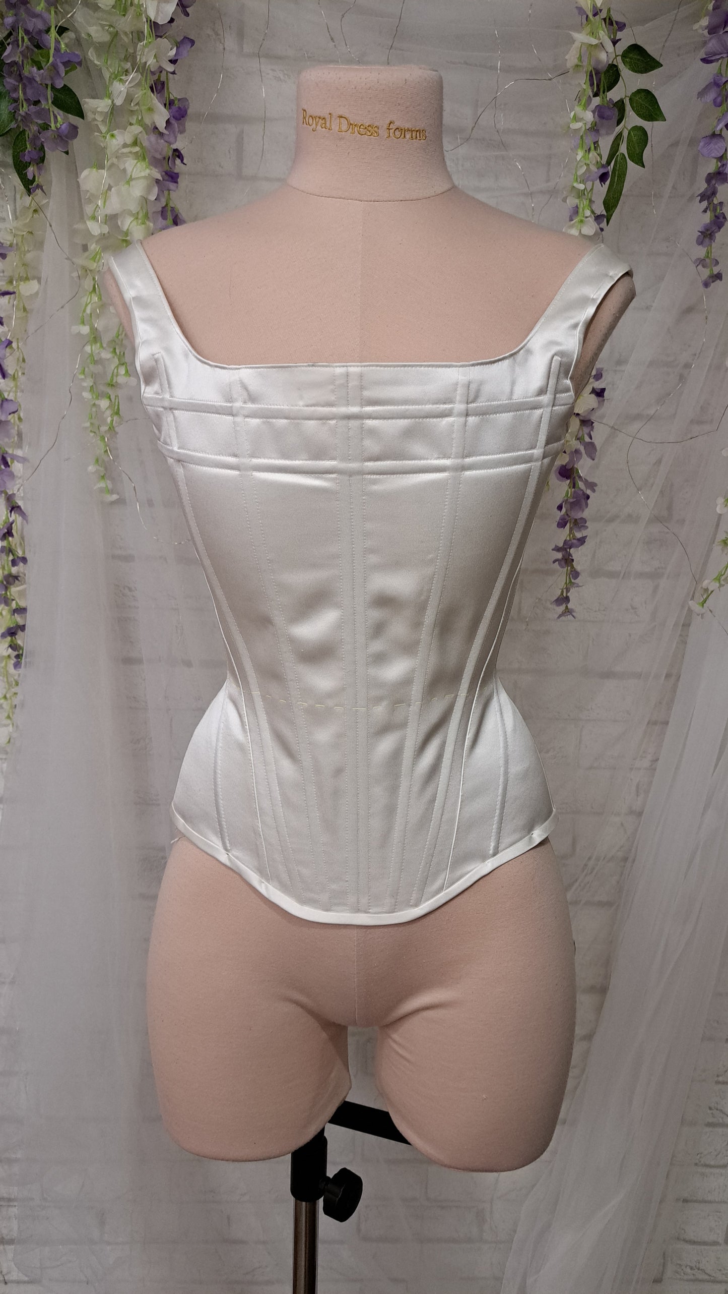 Conical overbust corset