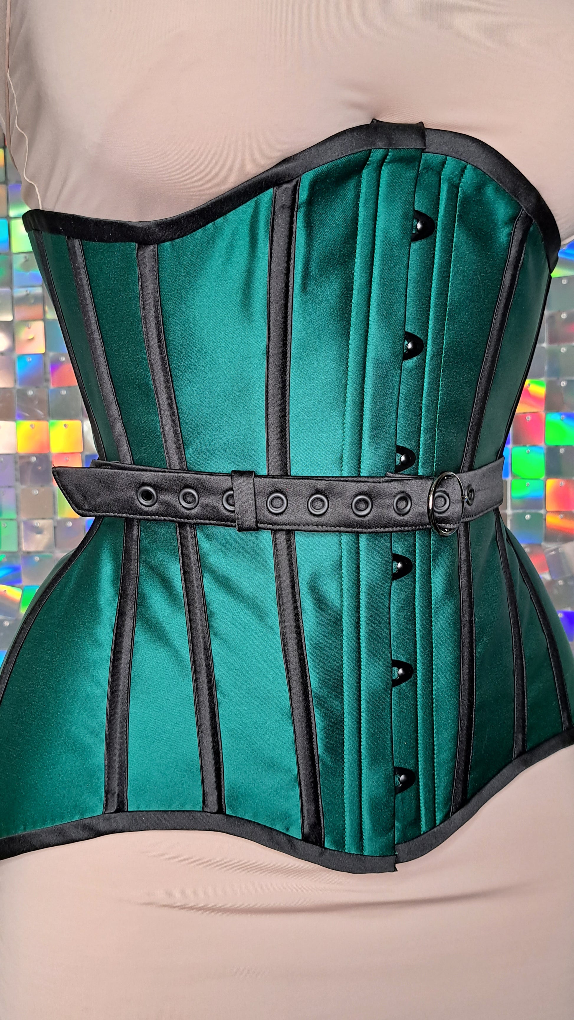 The Corset Belt: How to Wear it and 5 Options under $30 – Rebecca In Europe