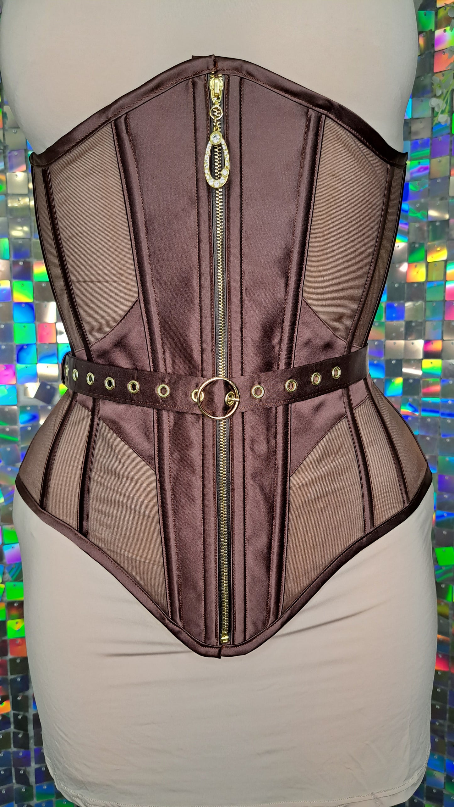 Reinforced fan-laced mesh corset