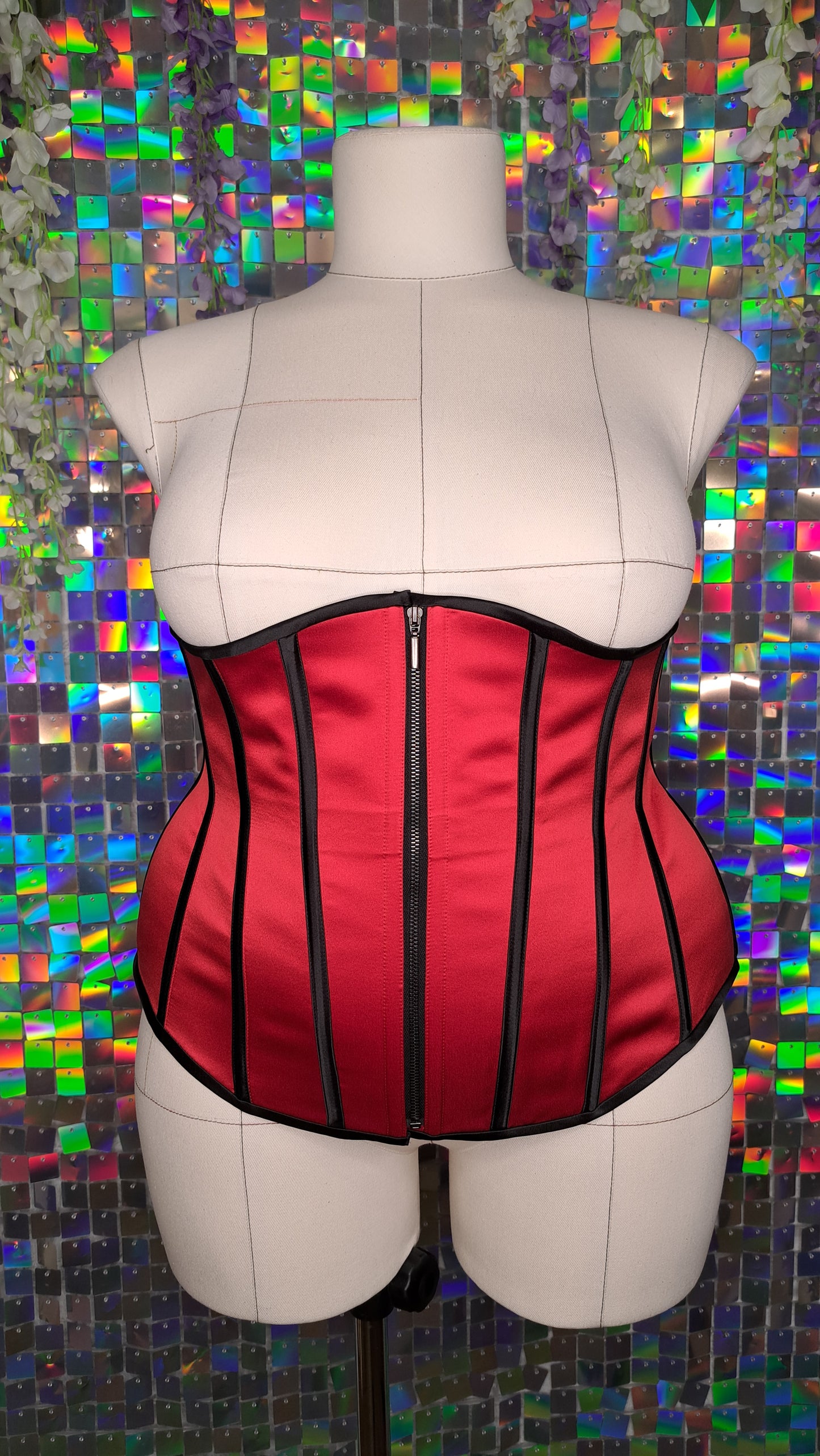 Hana - underbust corset with black contrasts