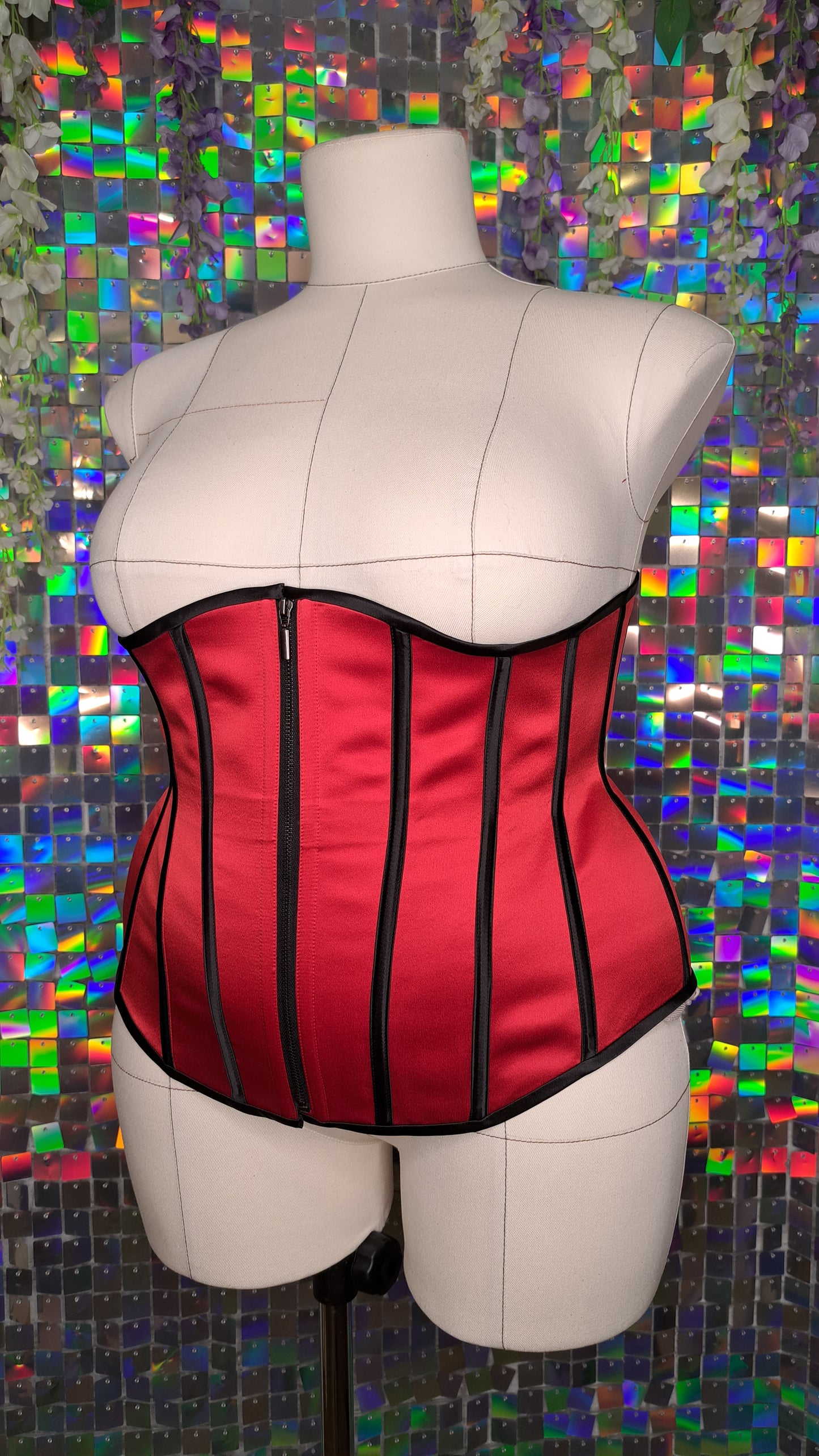 Hana - underbust corset with black contrasts